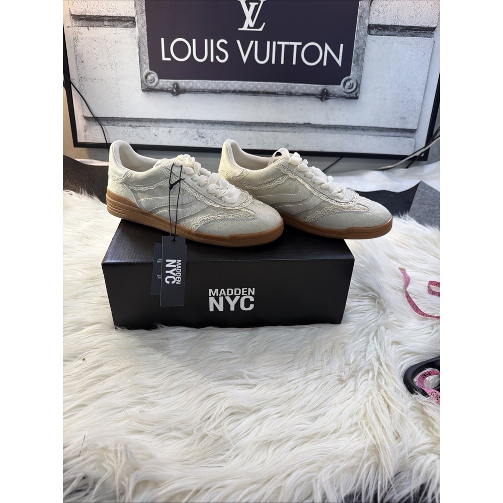 Madden NYC Casual Sneakers Shoes Women's Bone White Size 9 NWT & Box - Picture 2 of 8